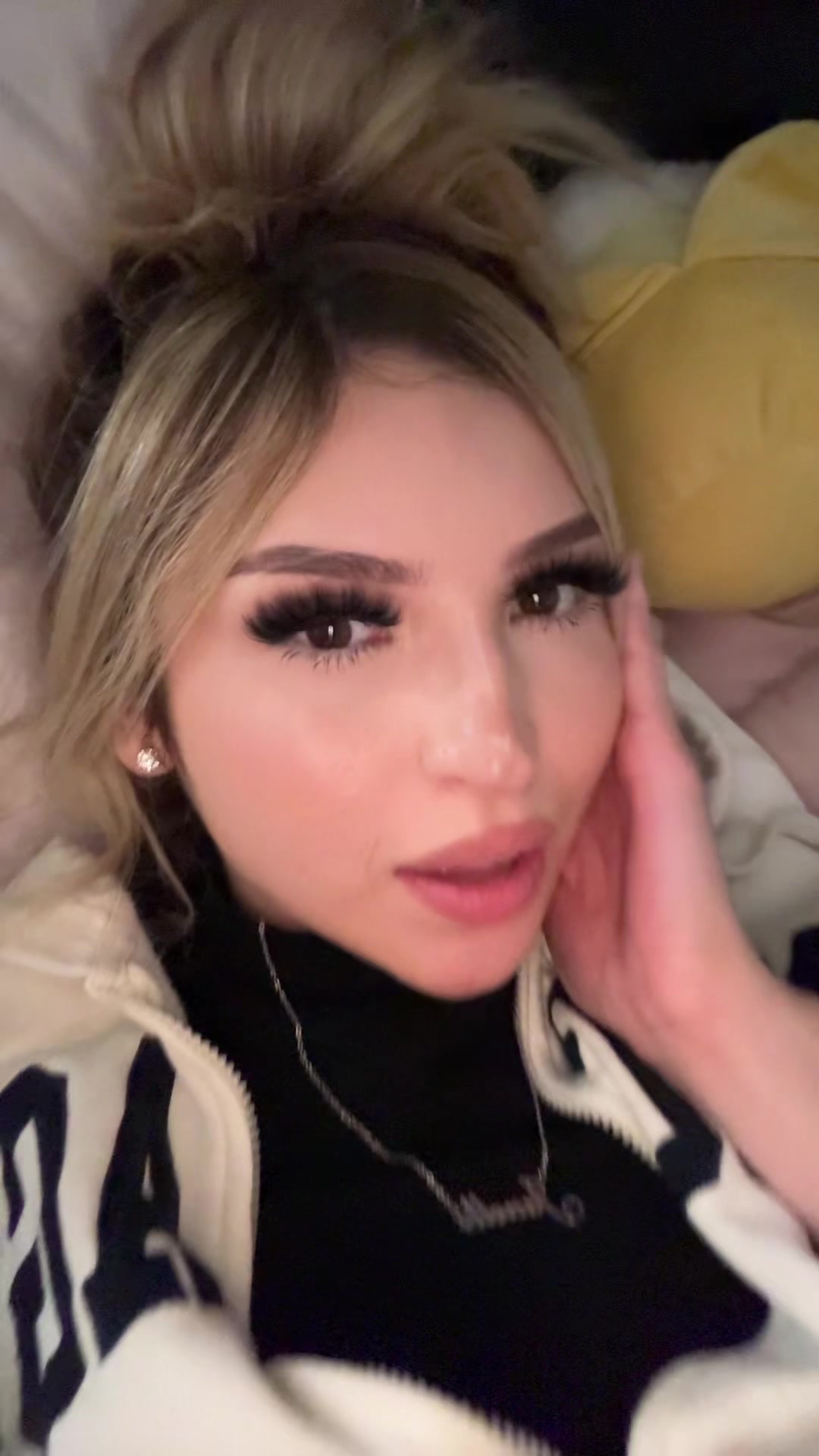 @JanelleyBee