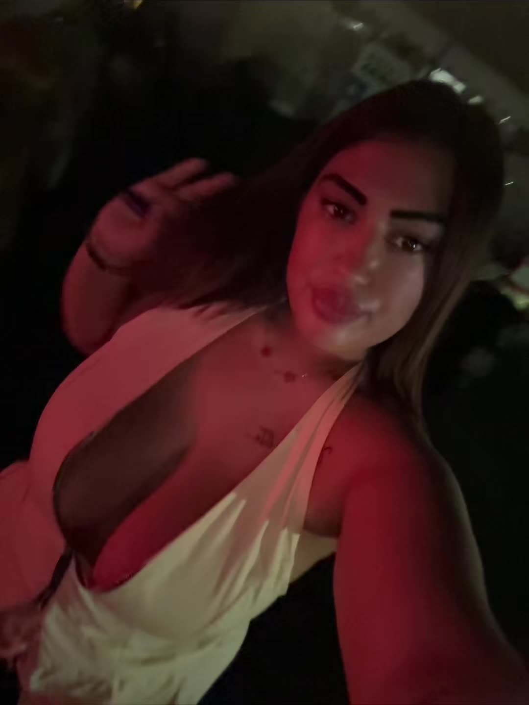 @_rosypetrone_