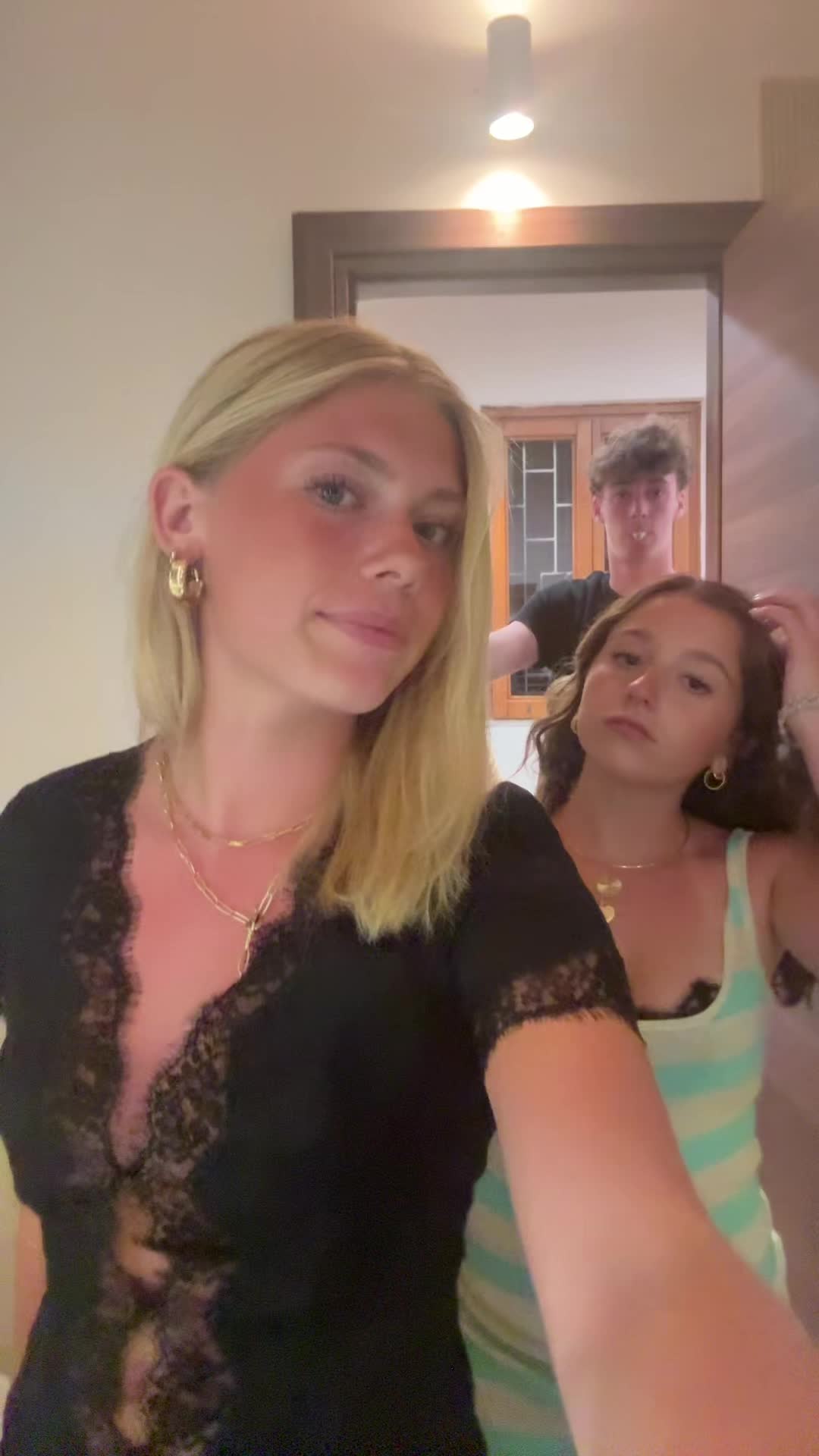 @Anniiii