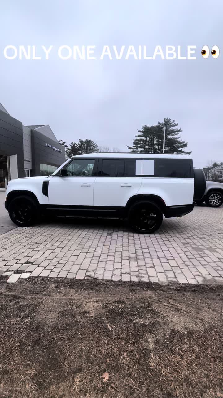 @SarahSellsLuxury