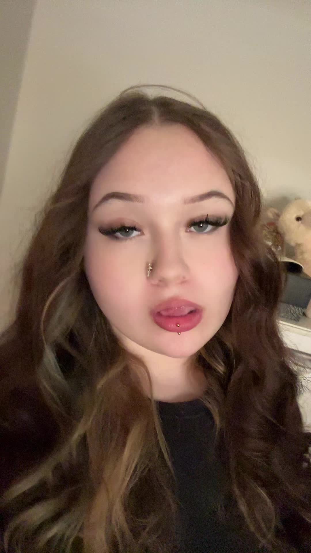 @𝐸𝑣𝑒𝑙𝑦𝑛 ꨄ.
