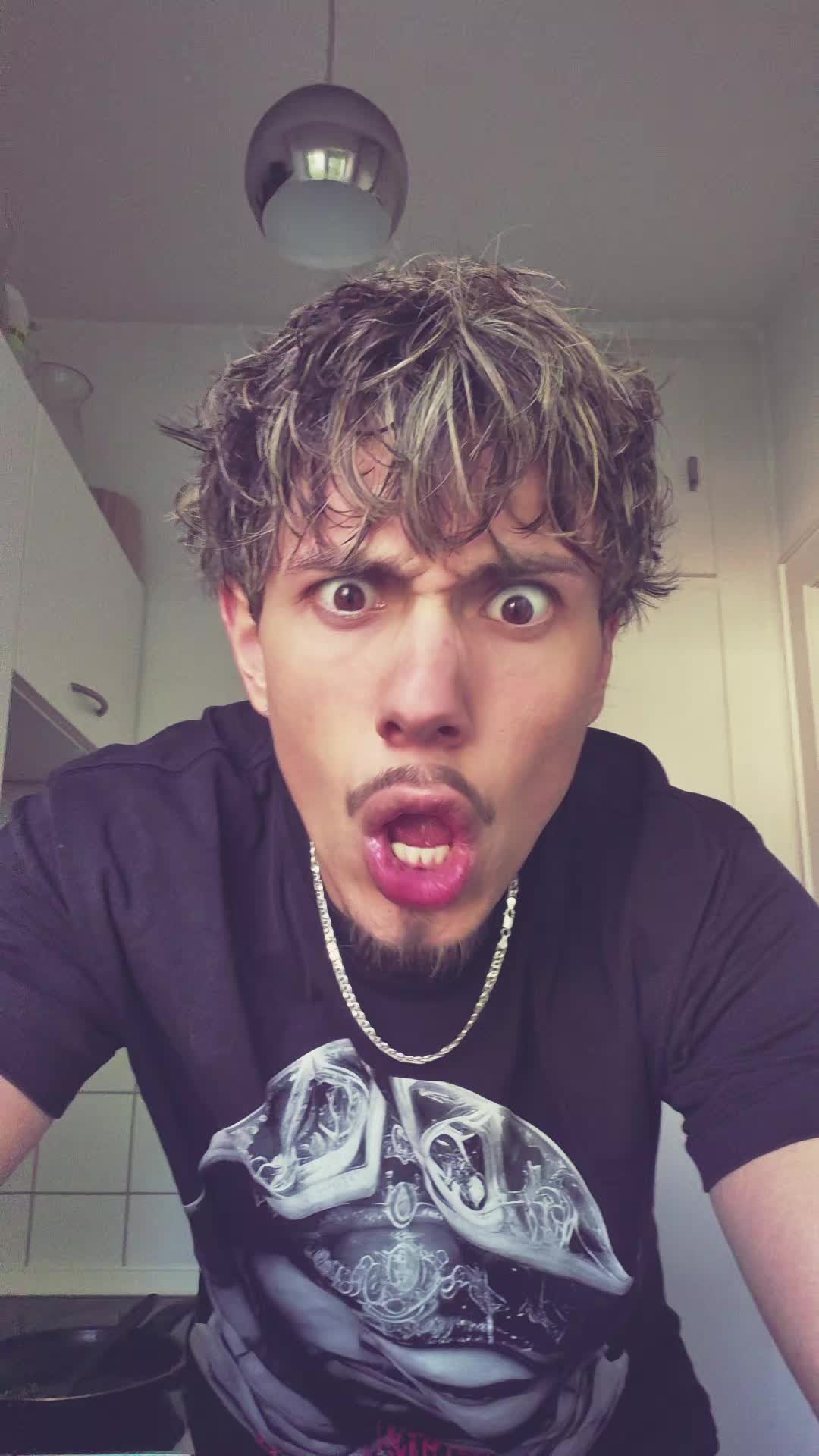 @IntrusiveMarc