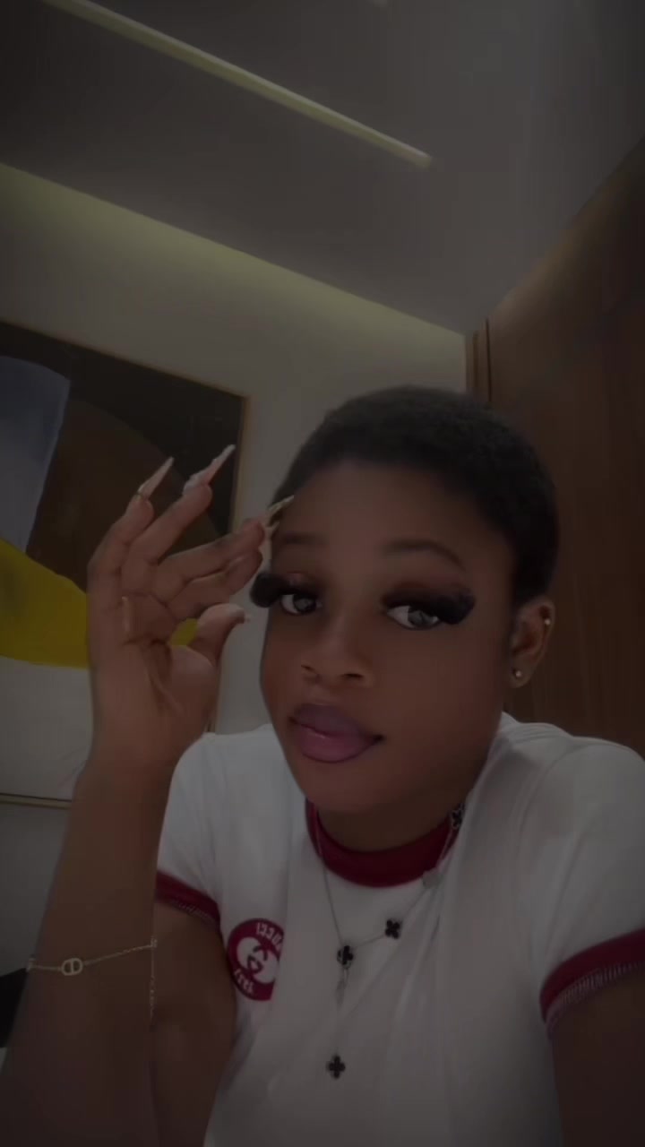 @🦋 ELLA🦋