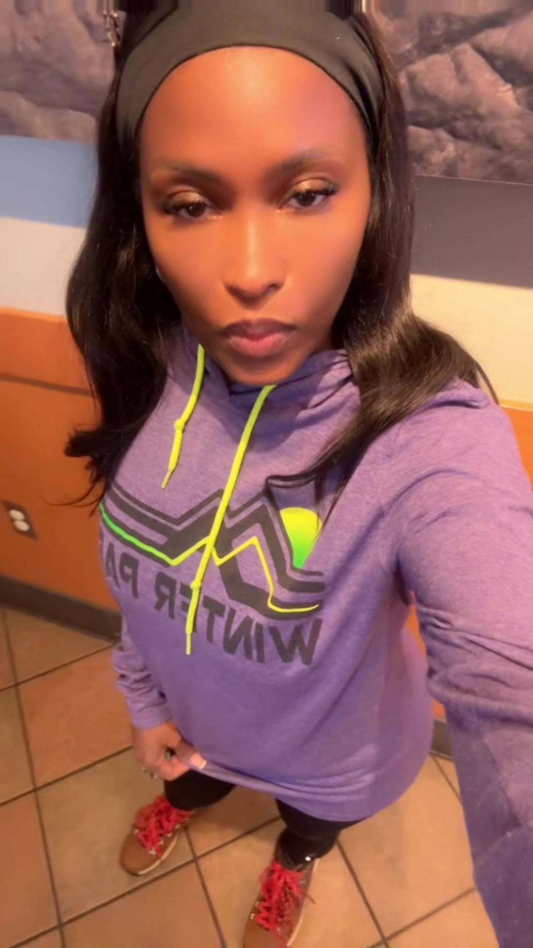@Jlove25