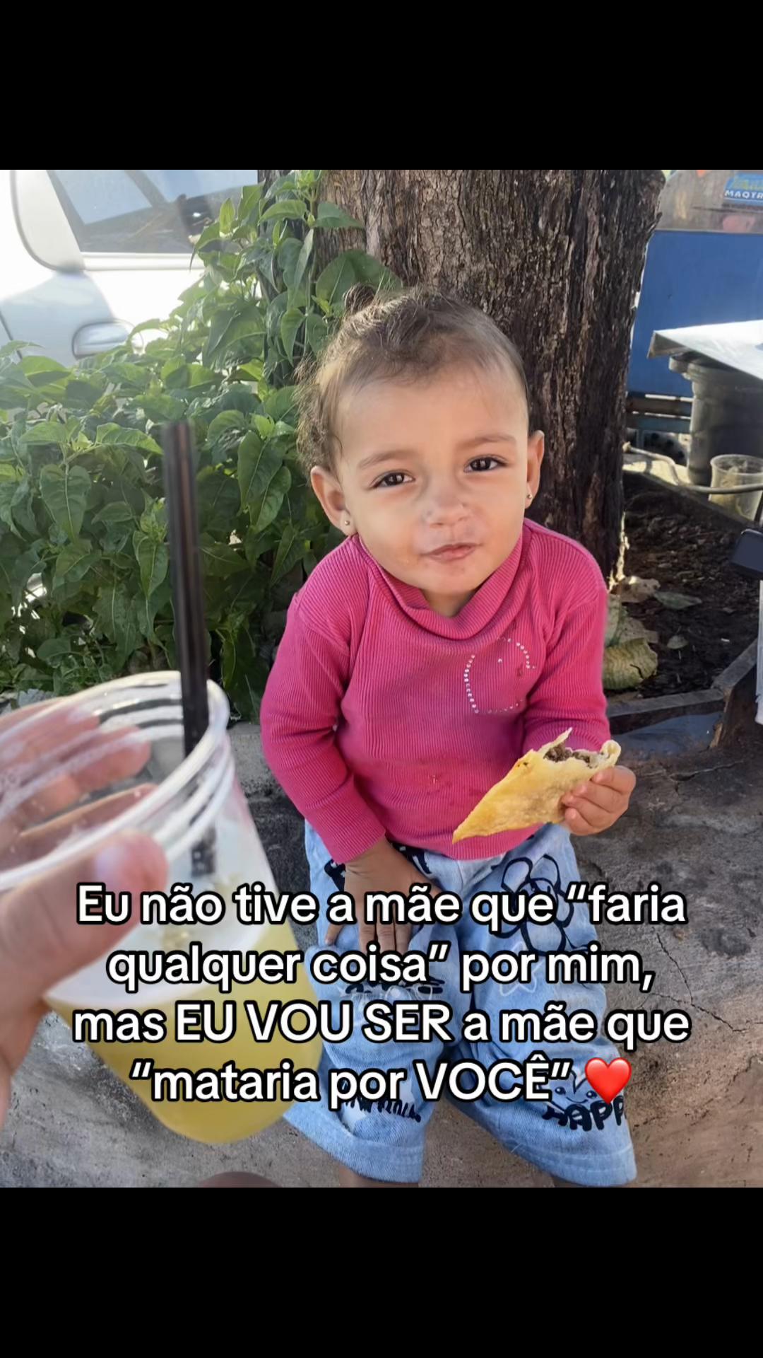 @_tatamesquita 💋