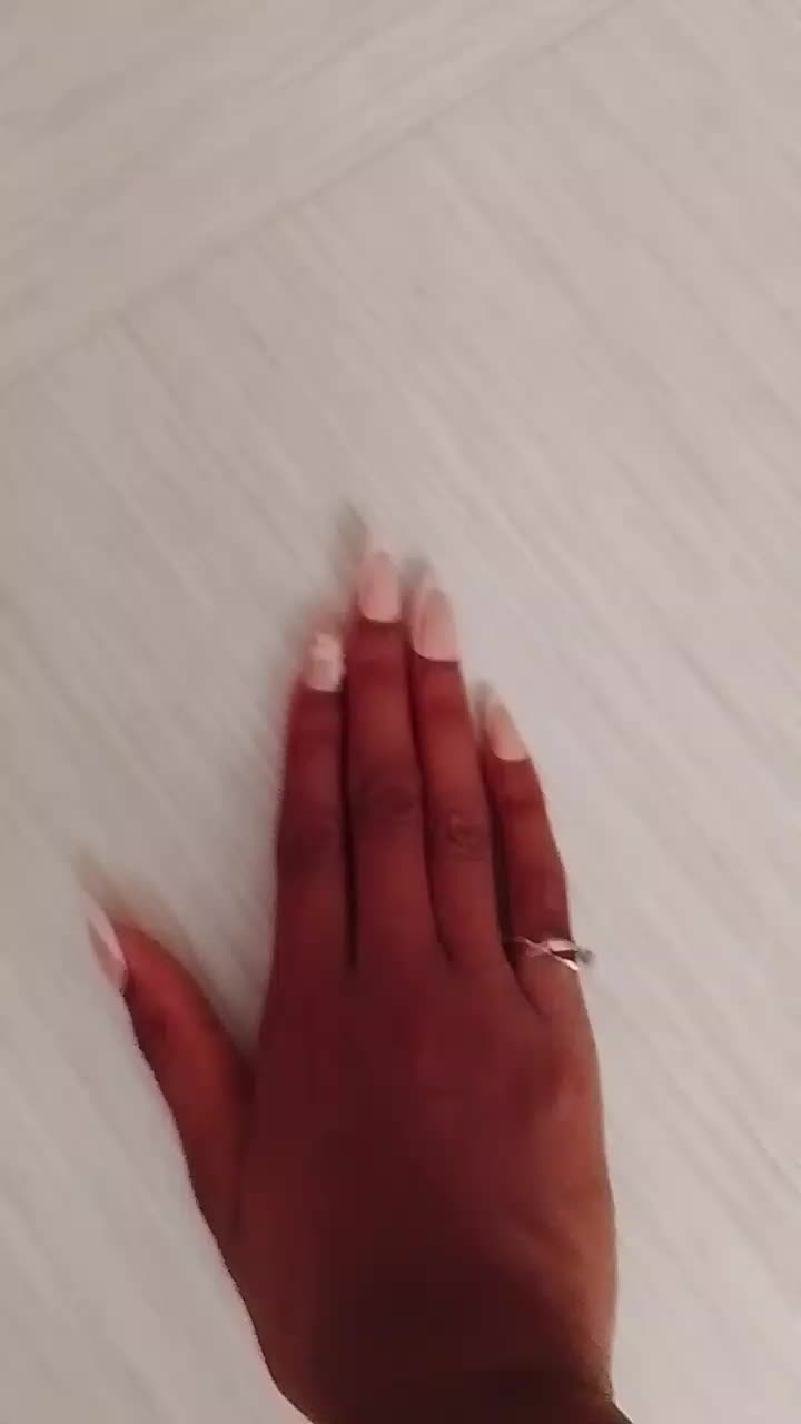 @laura