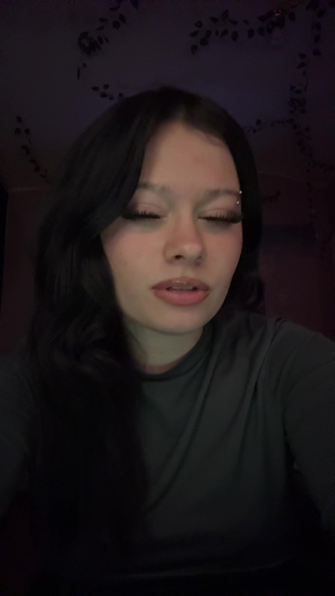 @E҉m҉m҉a҉
