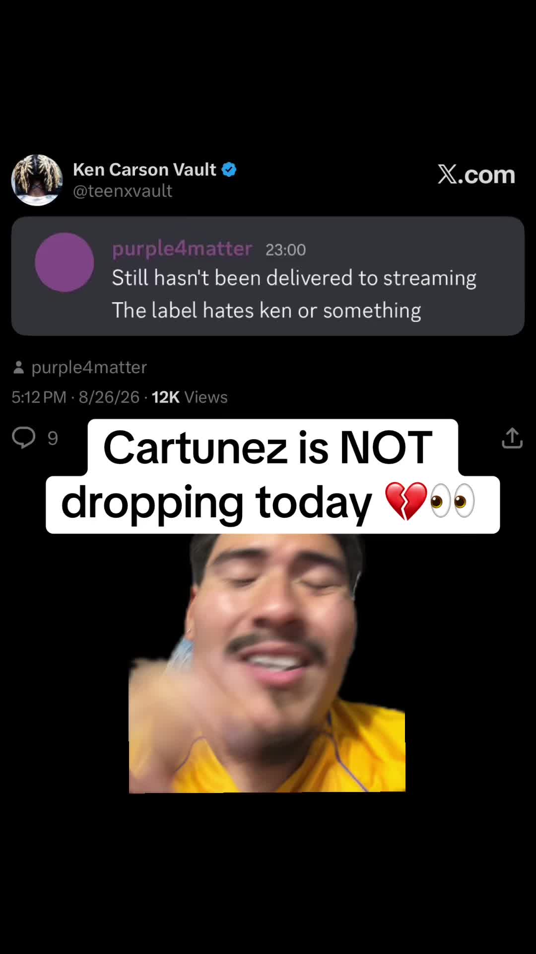 @>:<
