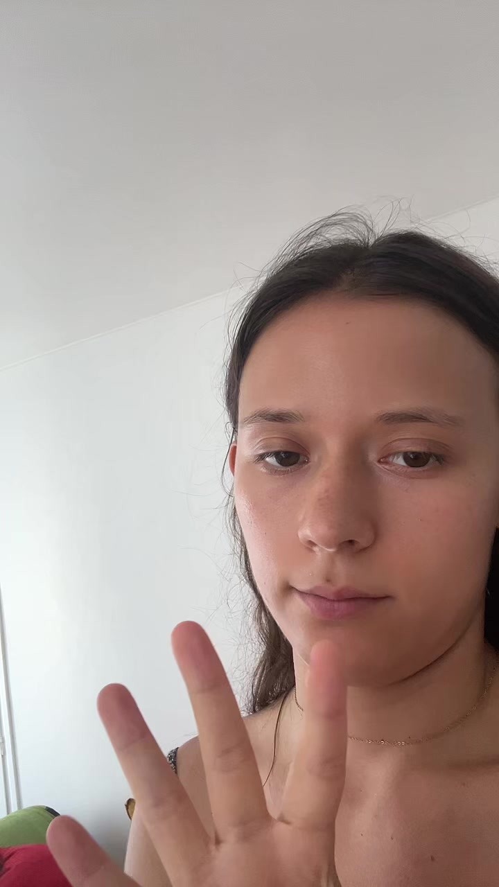 @annareesc