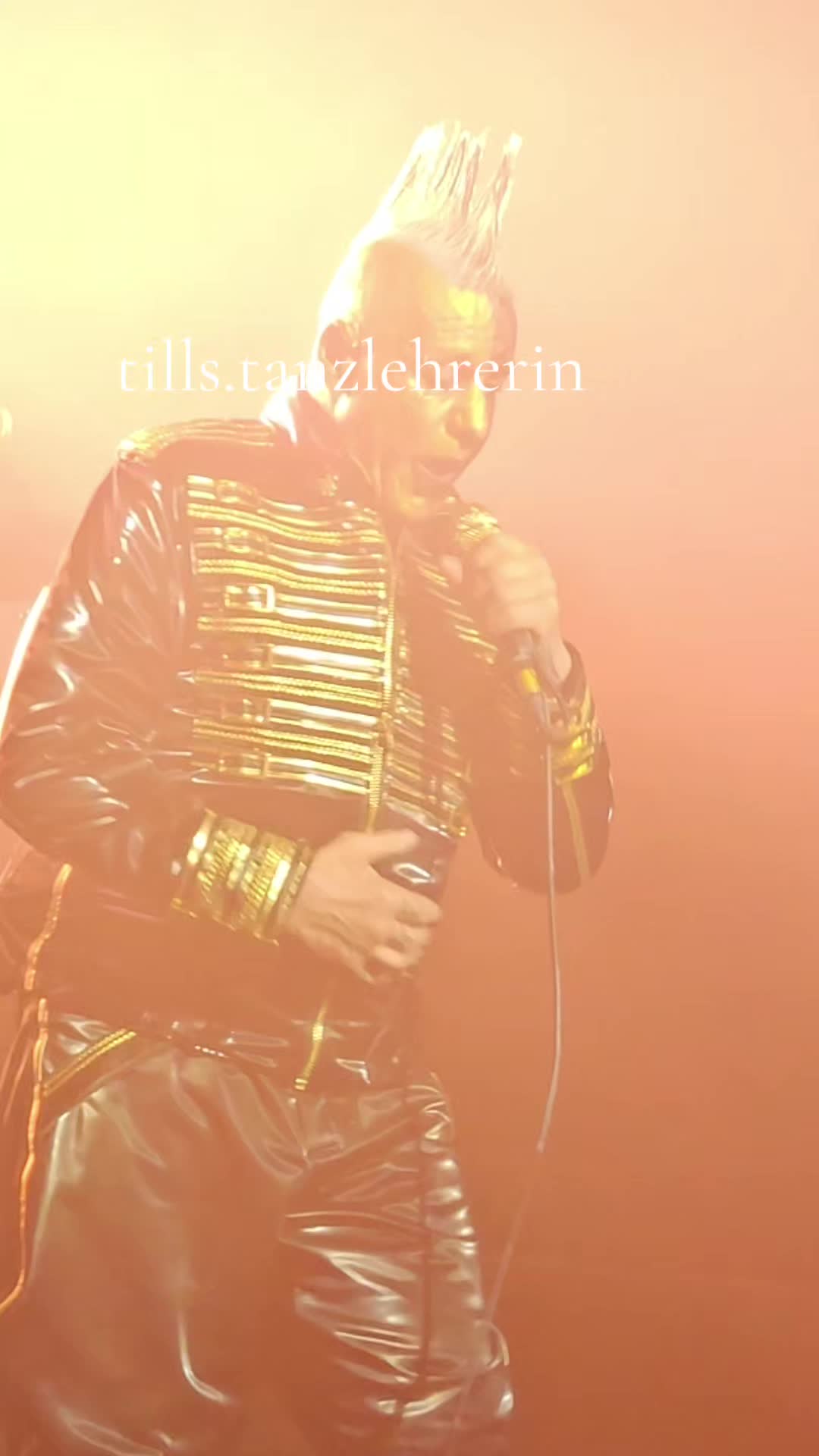 @Tills Tanzlehrerin
