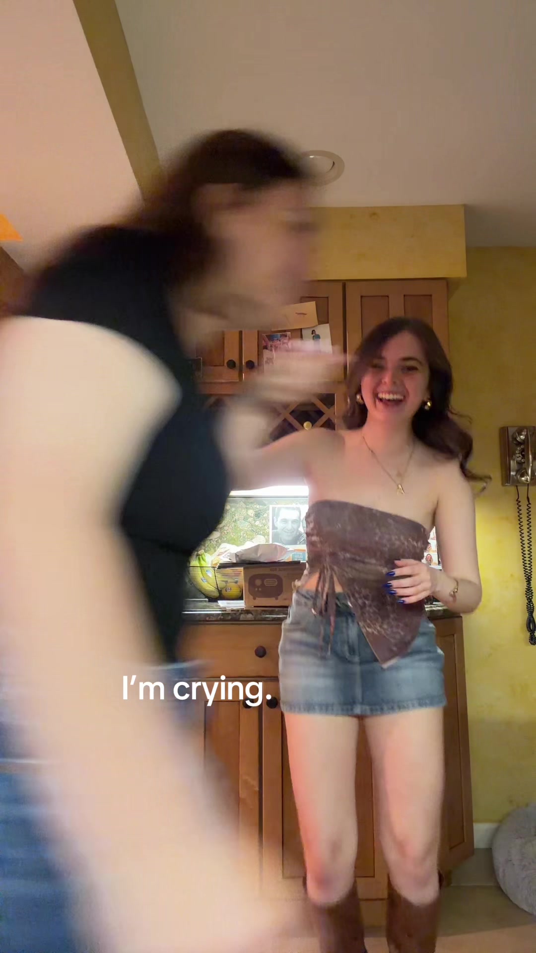 @Ava