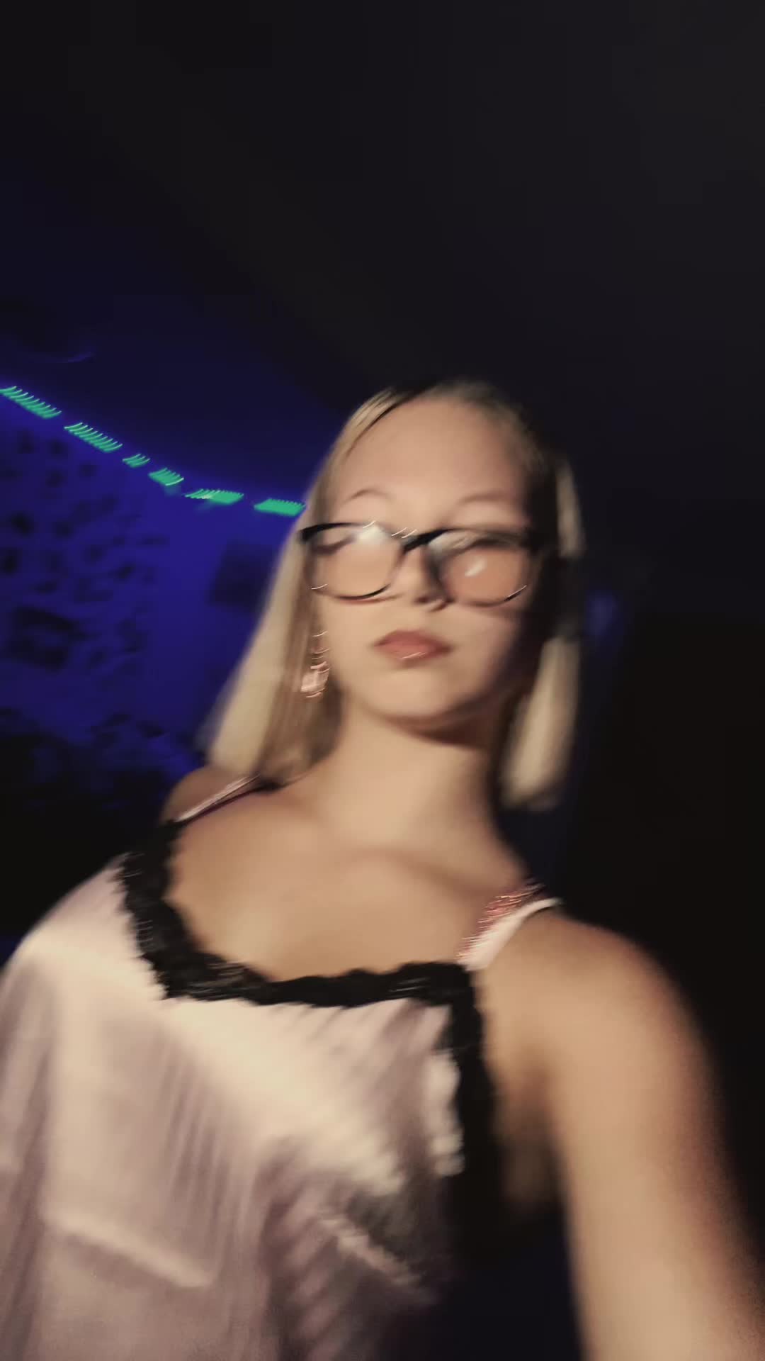 @🎭