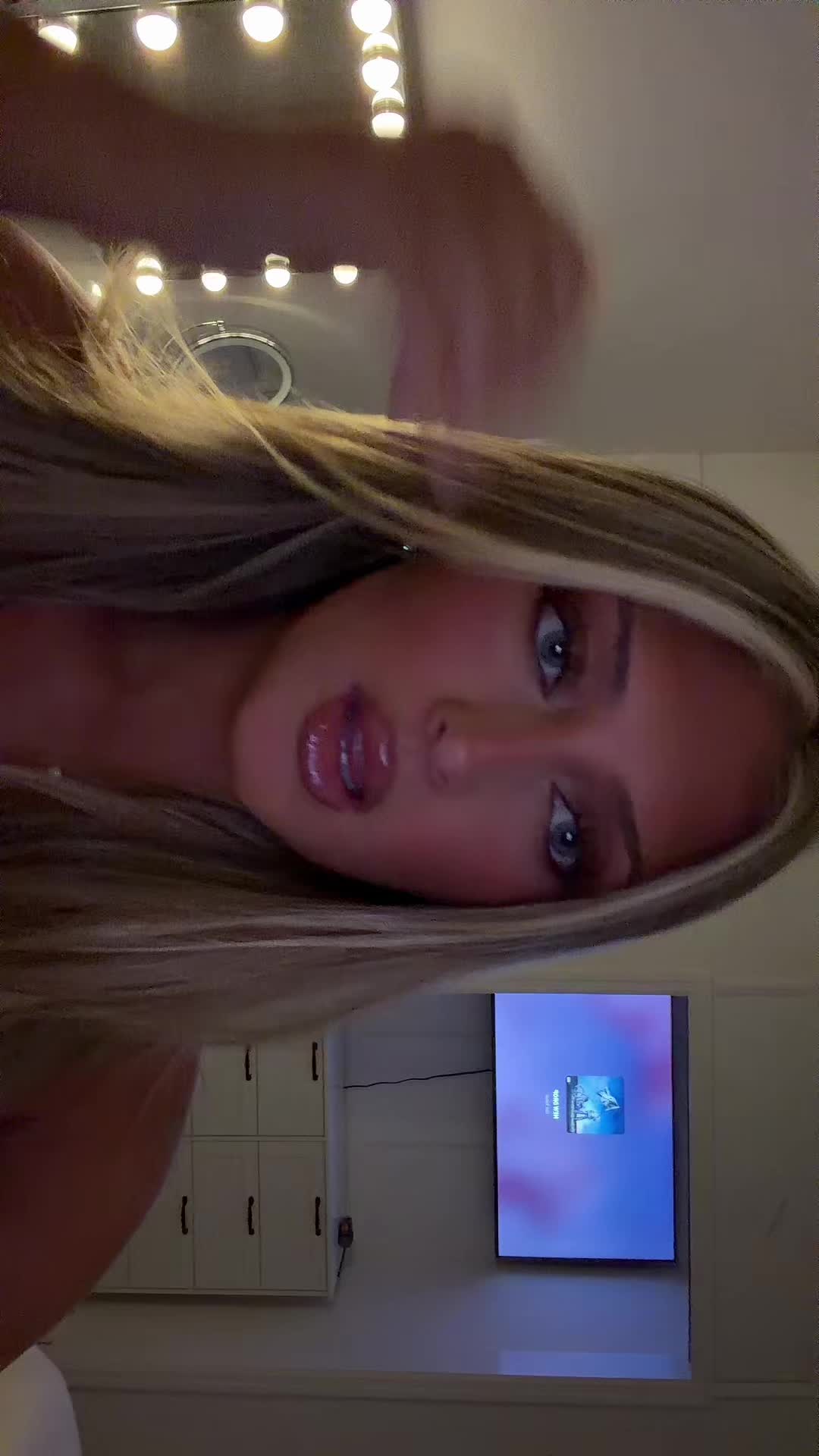 @Izscansarole