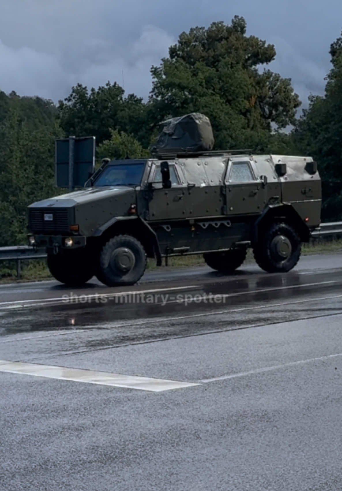 @shorts-military-spotter