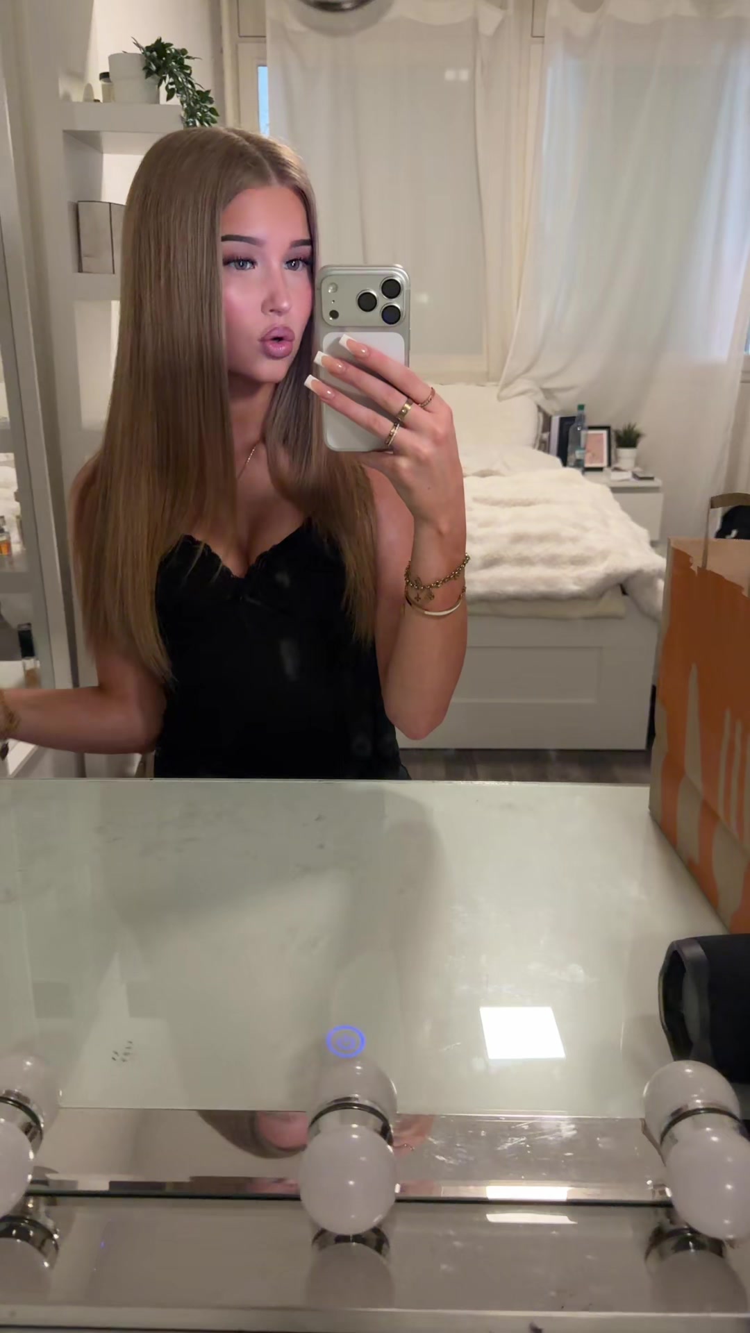 @Lis