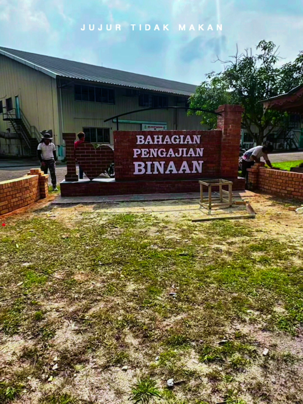 @Tuk&ordf;ng B&ordf;t&ordf; 🧱 🇮🇩