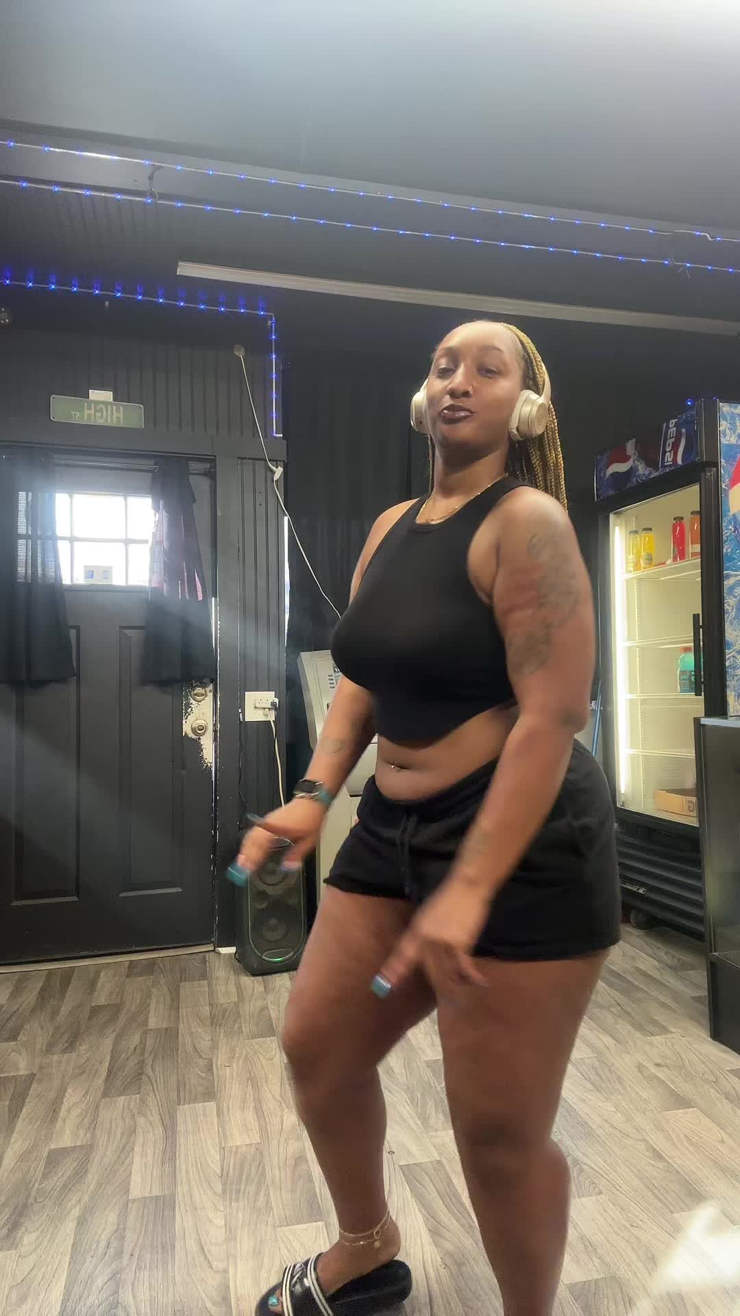 @Liyahhhgotfans22