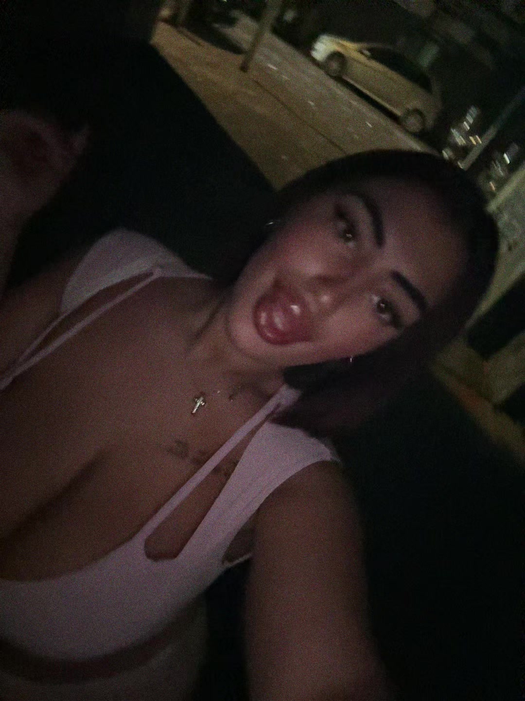 @_rosypetrone_