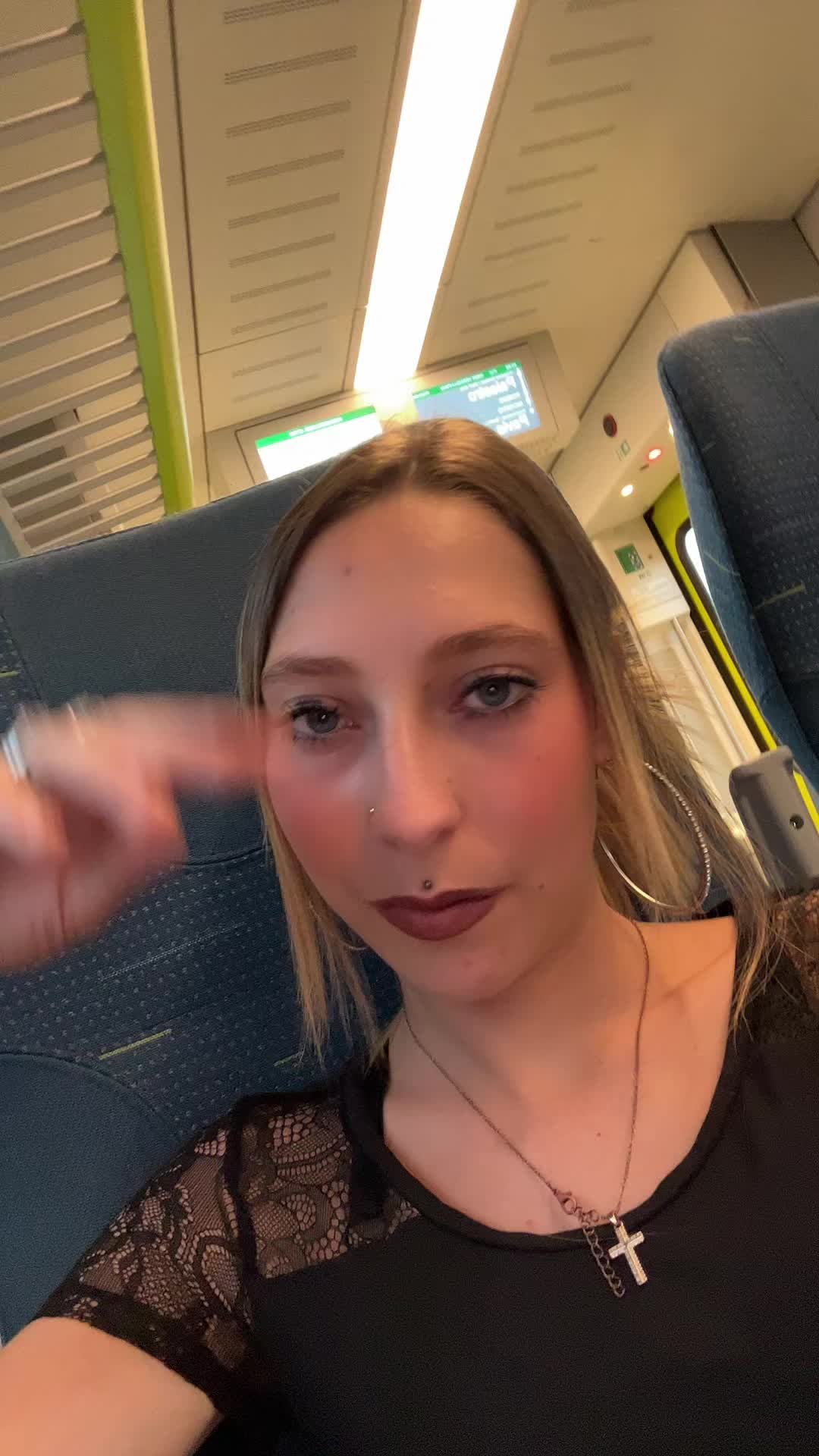 @Claudia🖤