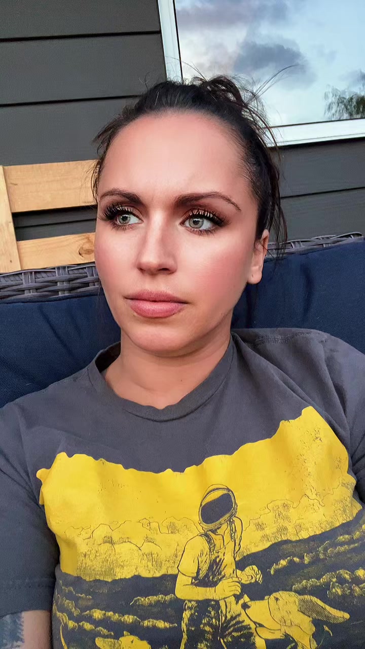 @jleighb700