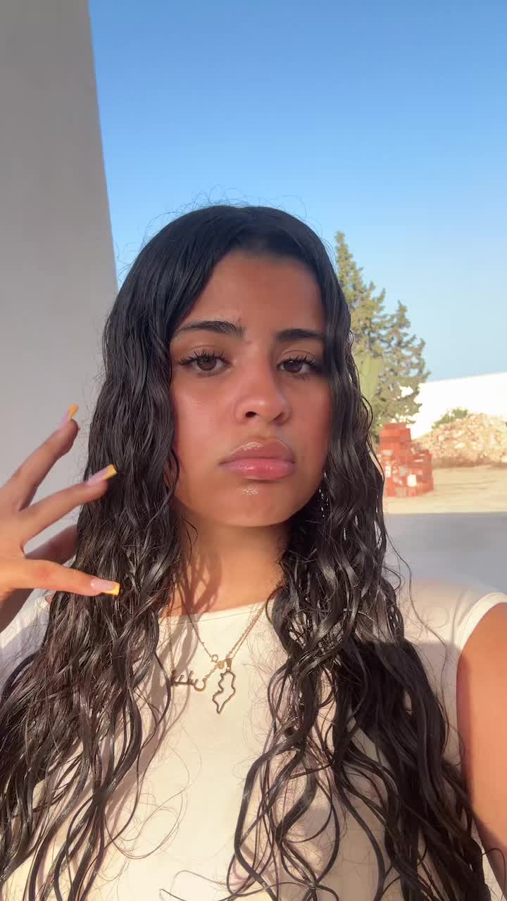 @⃟