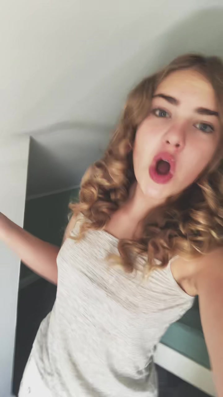@lillyöö 🖤🤍💙
