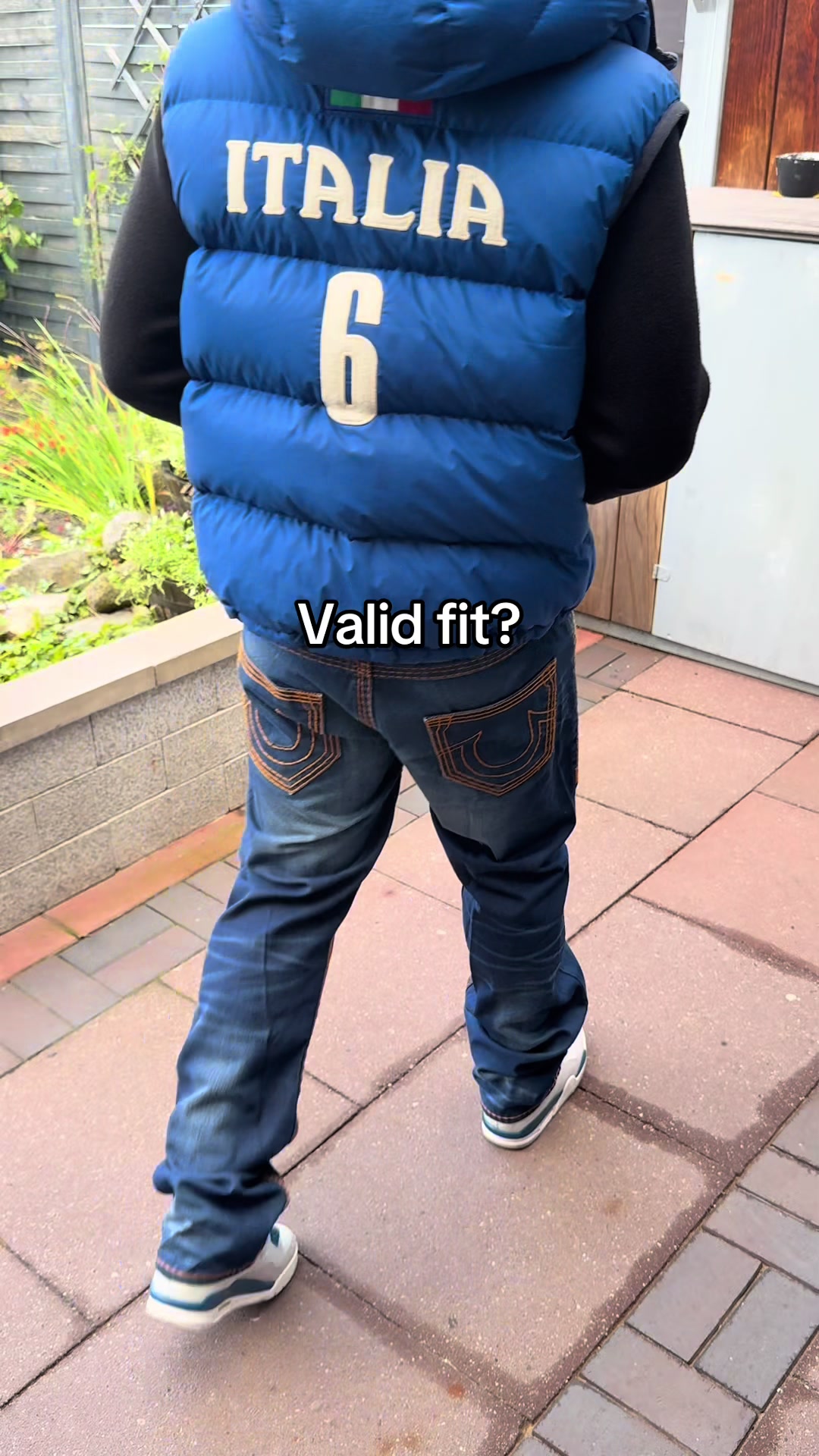 @selected-essentials.com