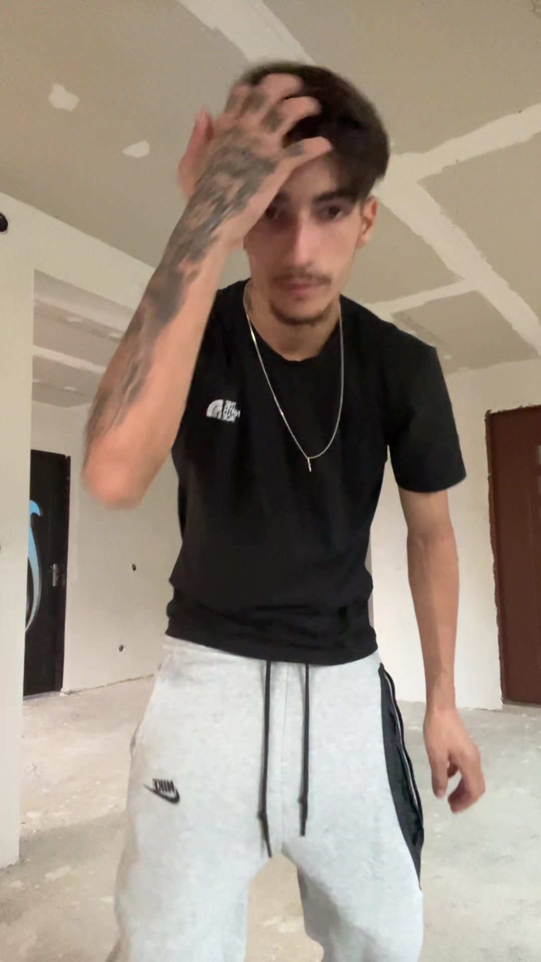 @Elvys.23