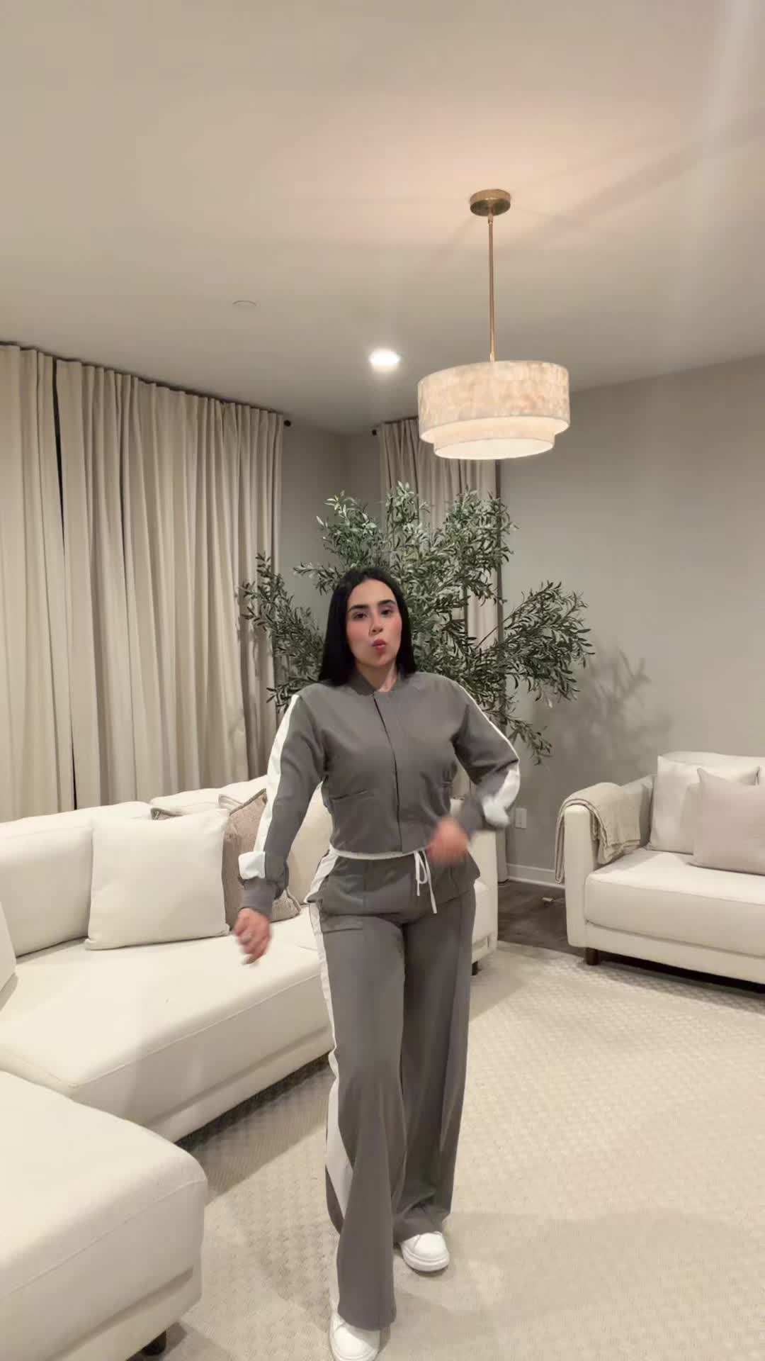 @stephaniereyex