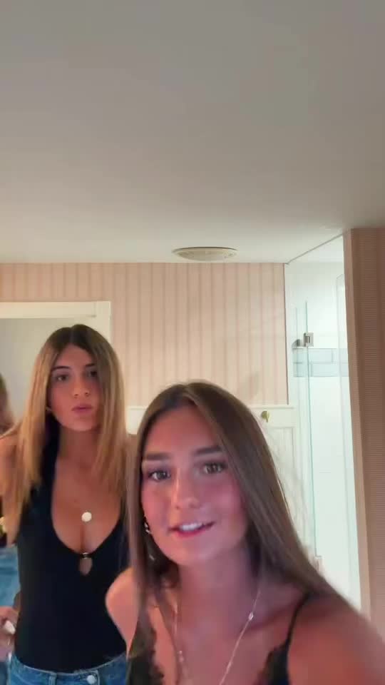 @this is not lizzy🥱