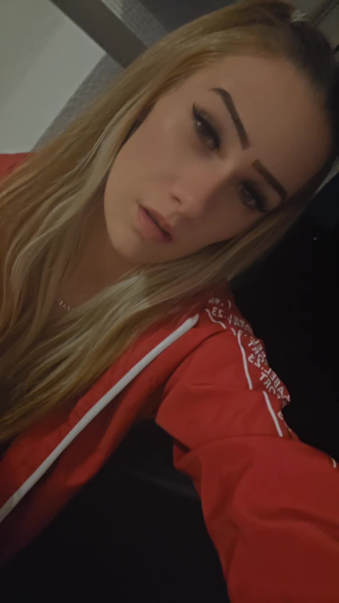 @Kiimii_x3