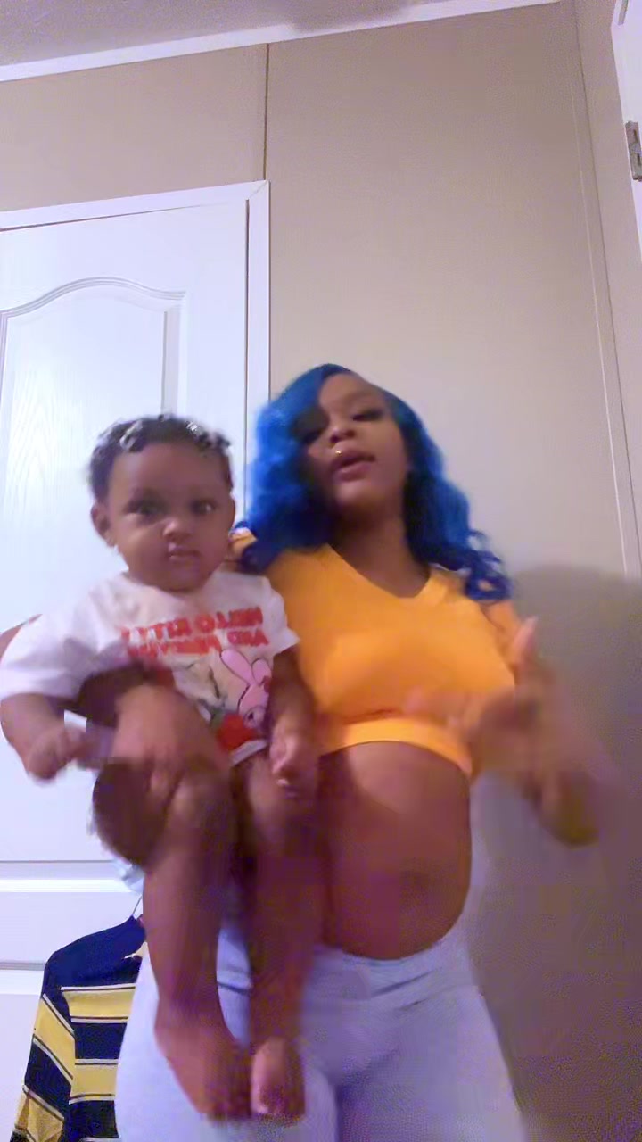 @Slutmeoutniya