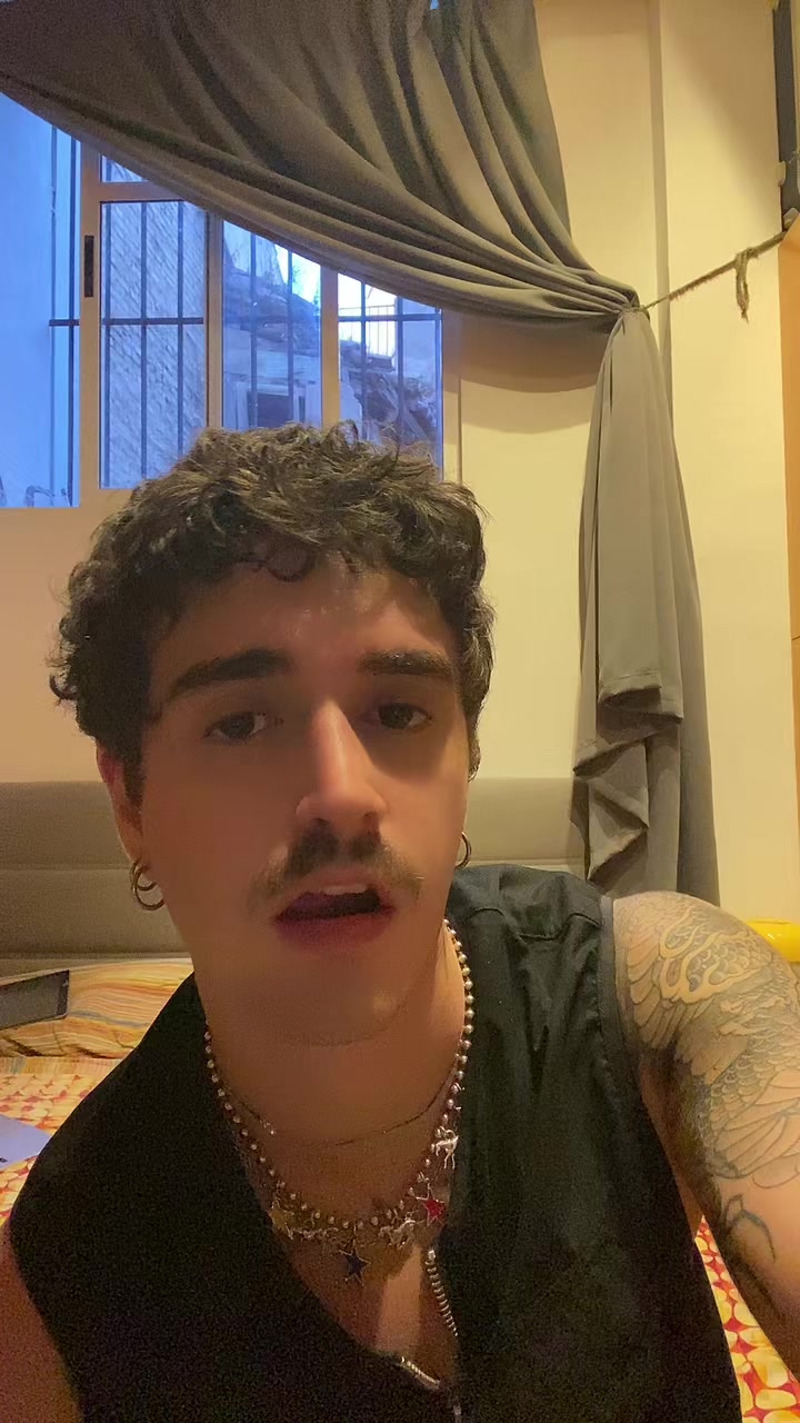 @iamnot.giova