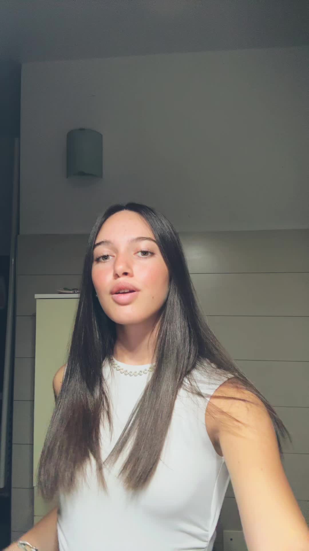 @𝟐𝟐