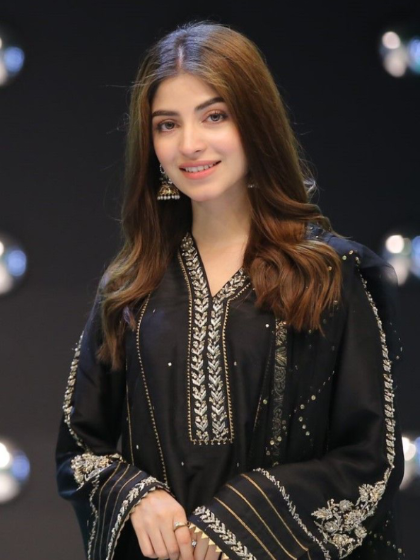 @Pakistani Actresses
