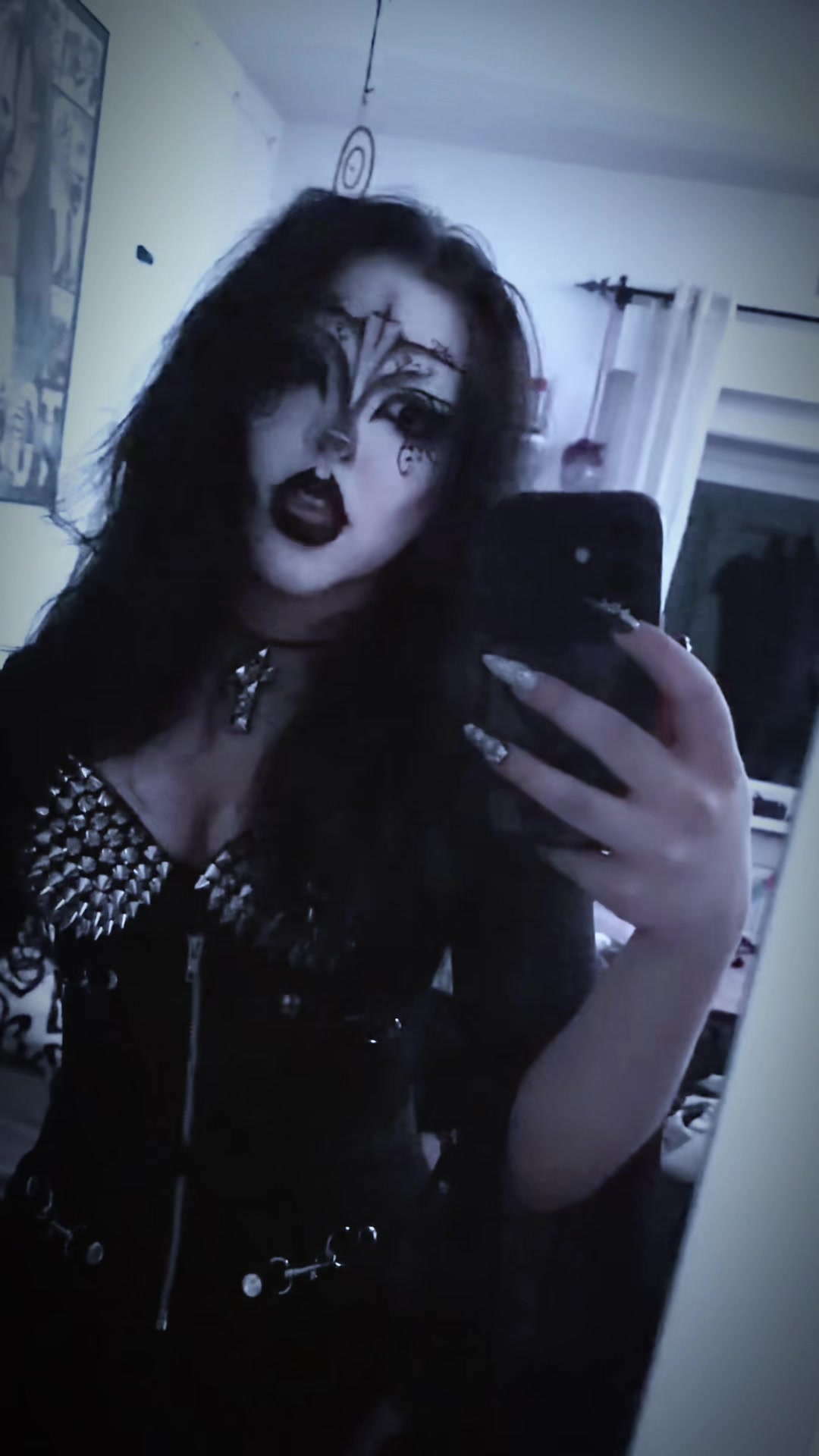 @[⛓️🕸️emily🕸️⛓️]