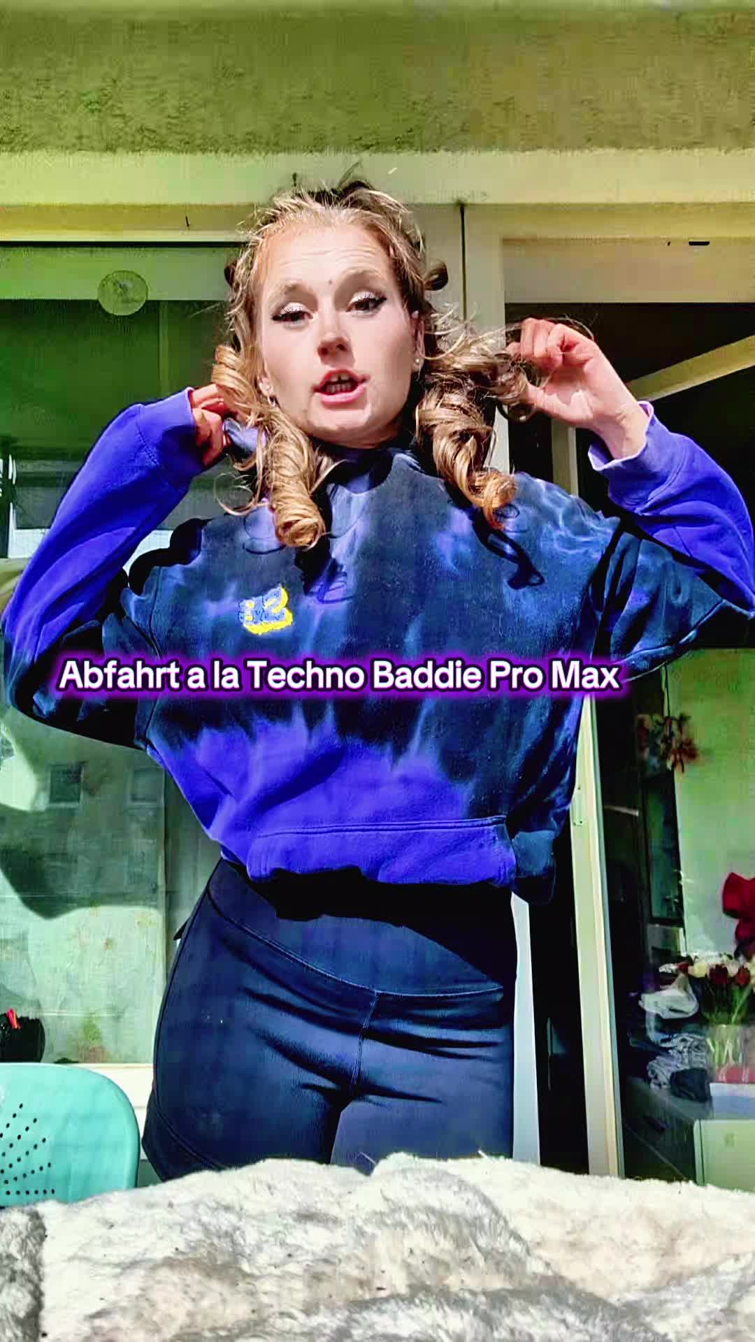 @WhothafuckisVicky