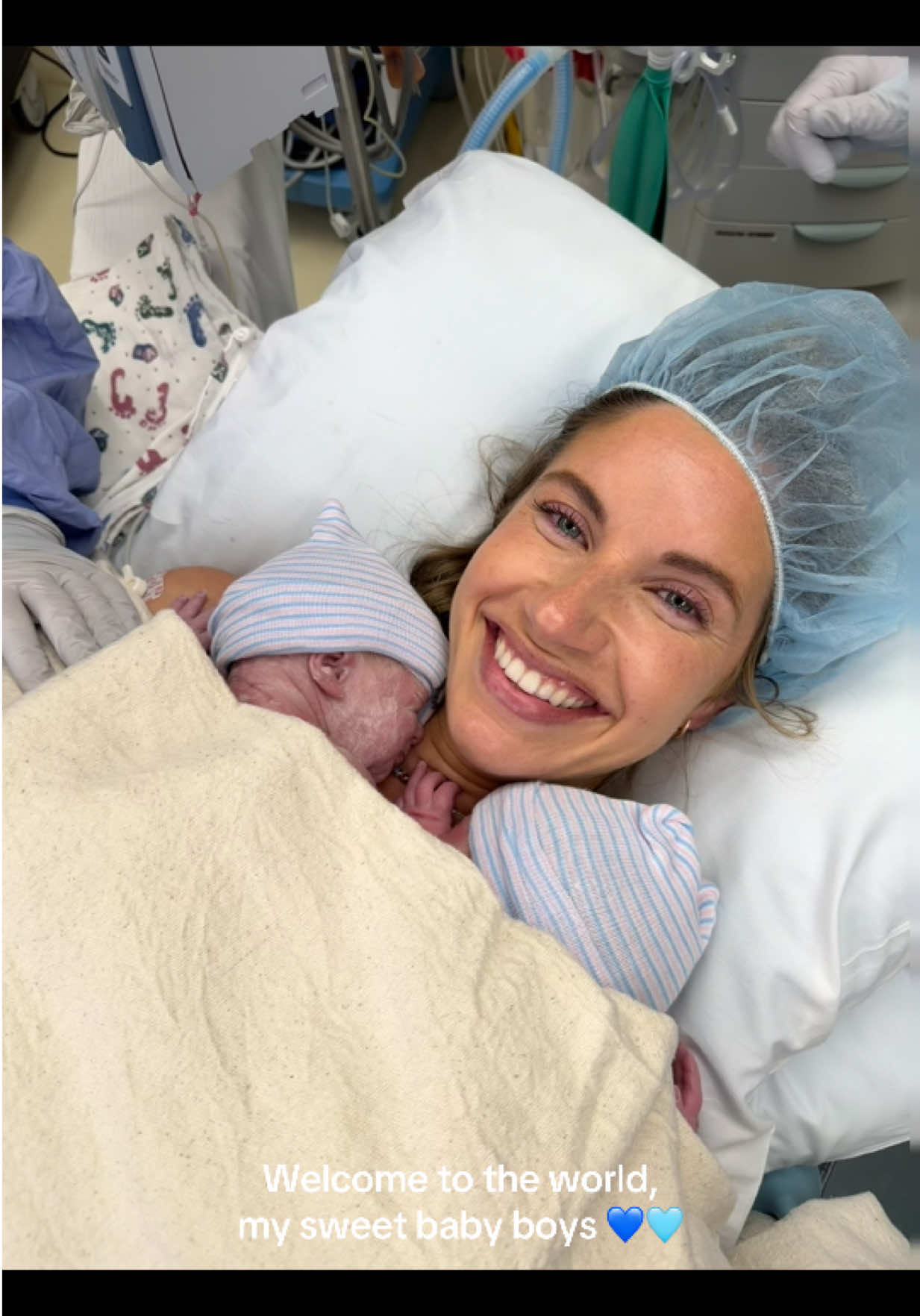 @Emily | Twin Mom + 3