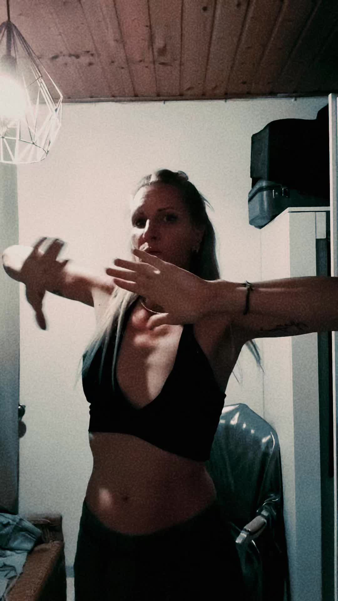 @🕳️ΗΞΧ ΗΞΧ🪩🔊🎼🎶🖤📸🧹