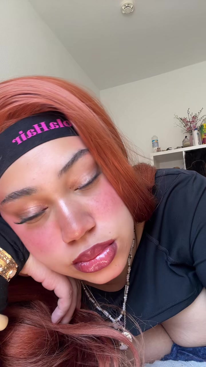 @Ella
