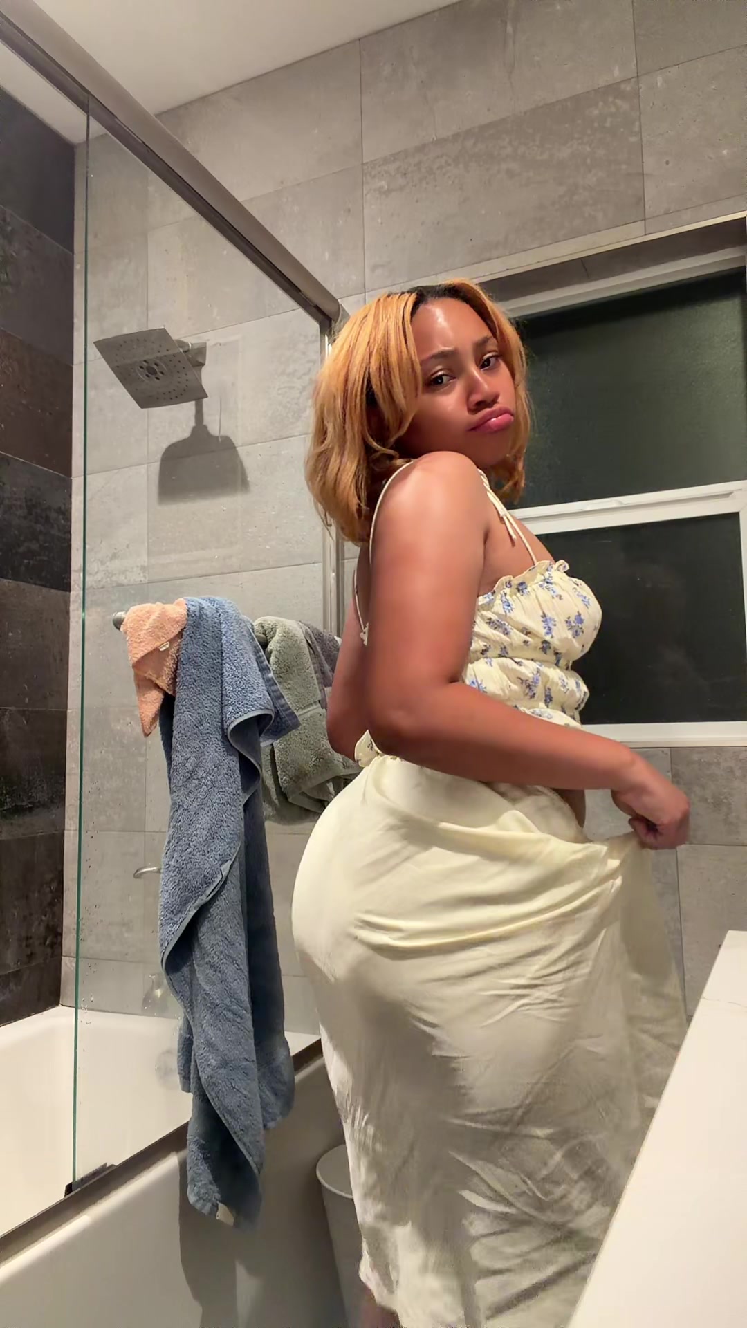 @Sekquiree