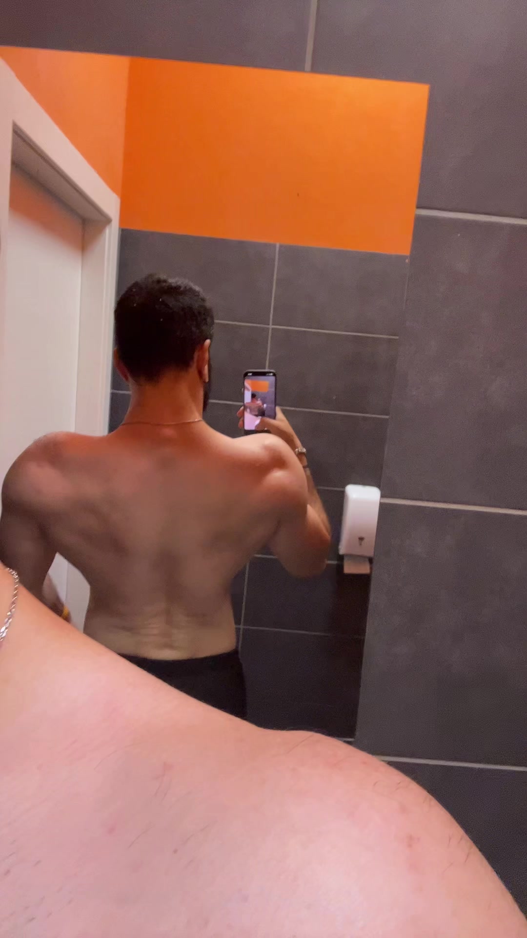 @Im_Nivek