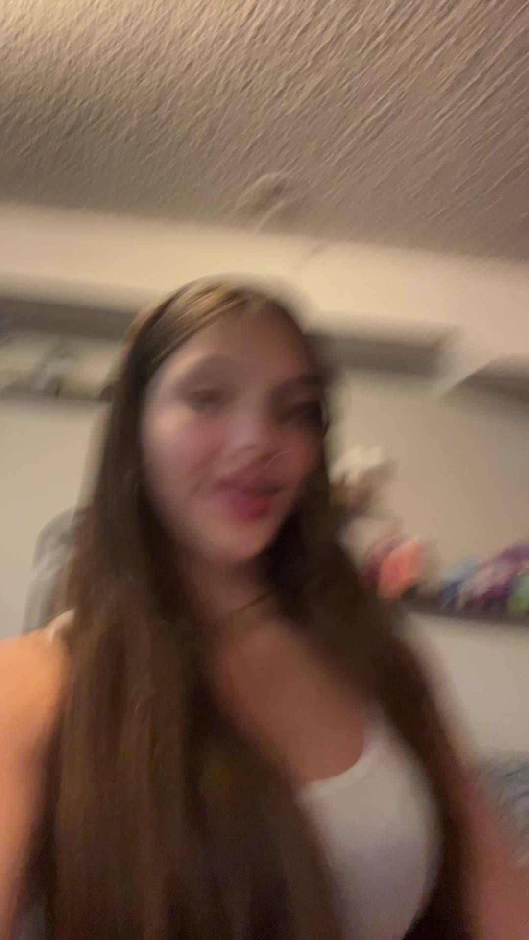 @bella.