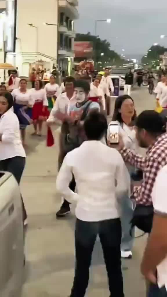 @mus