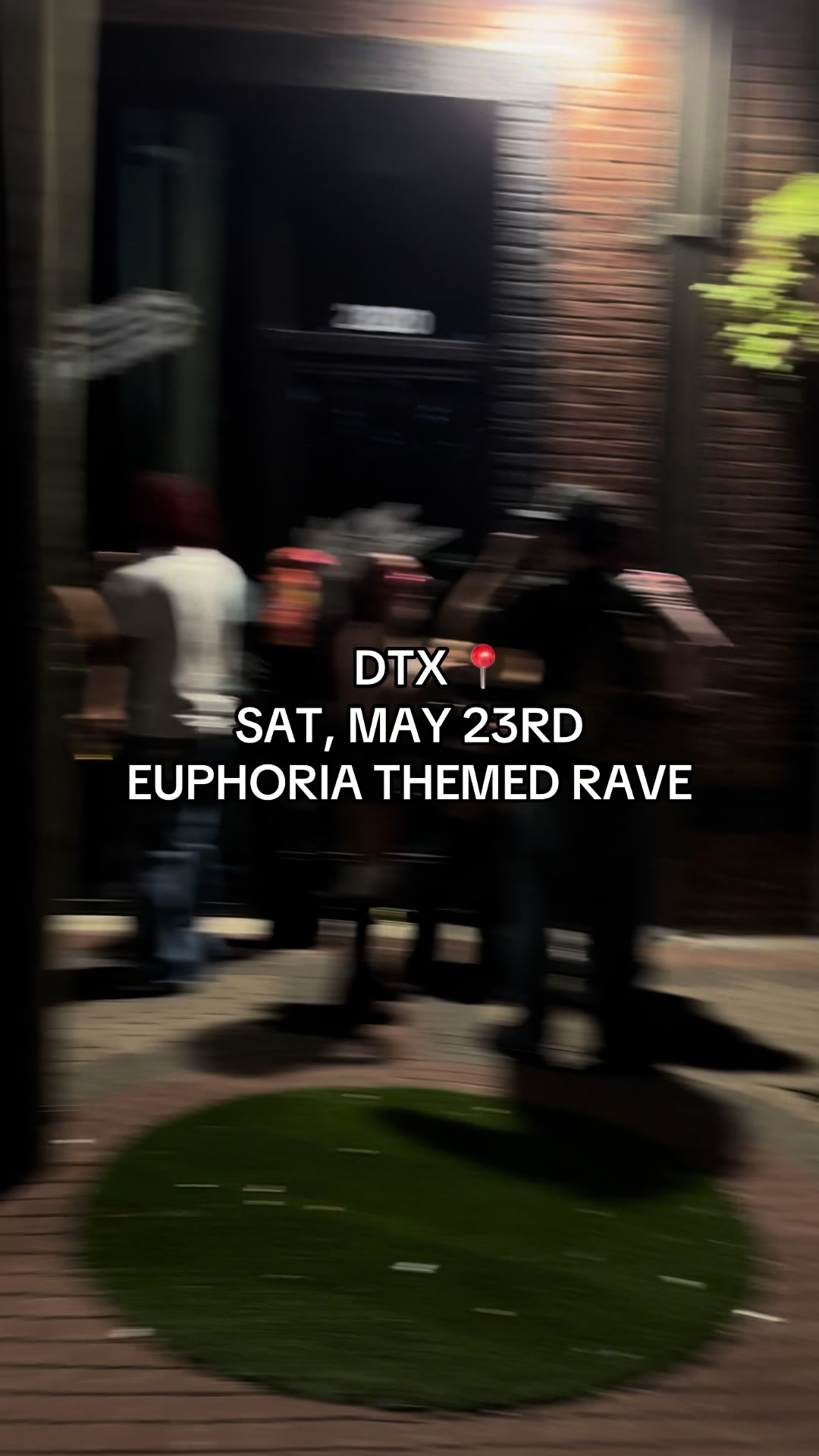 @RAVEROOM PRESENTS