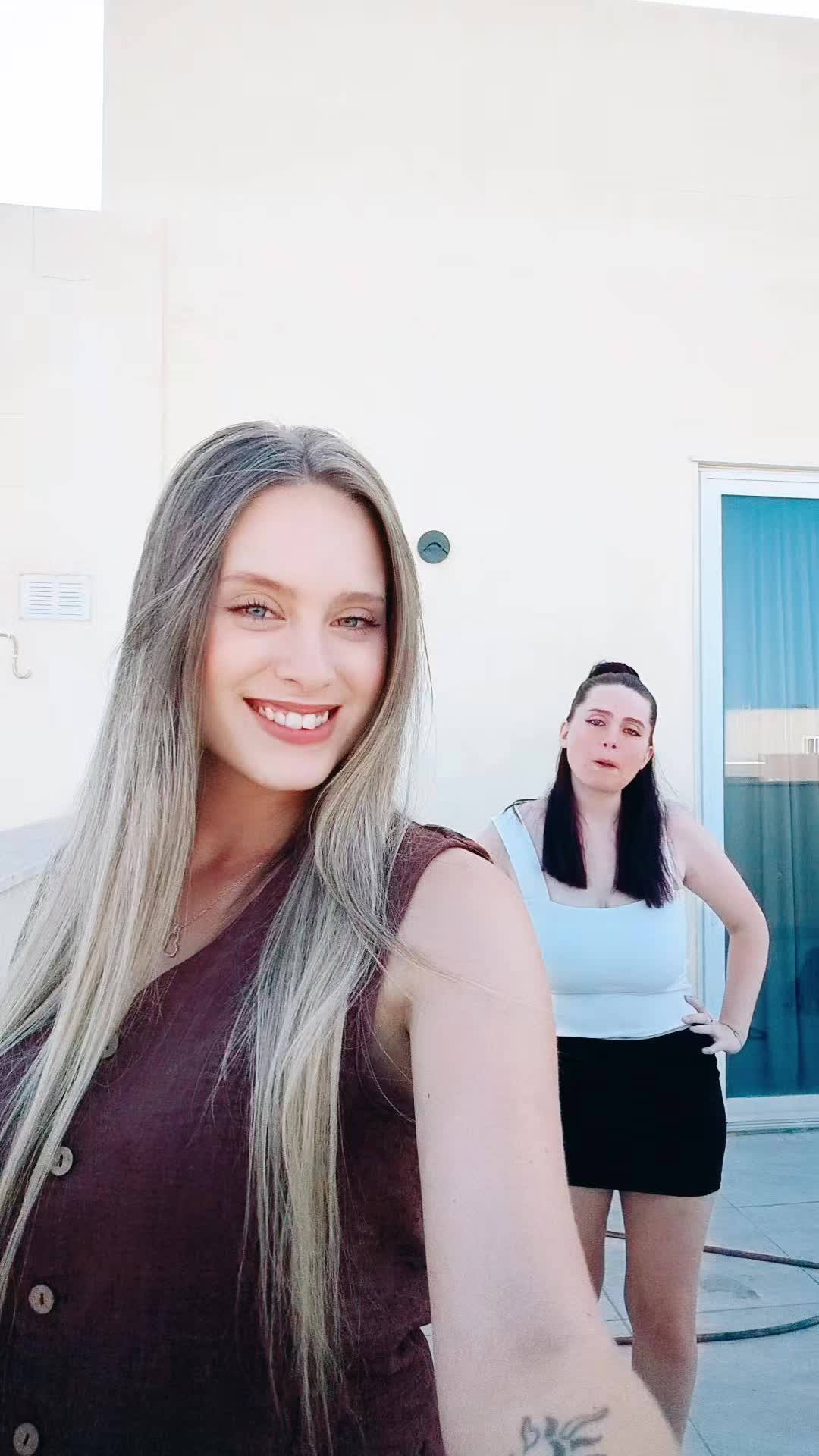 @cassandralolaz