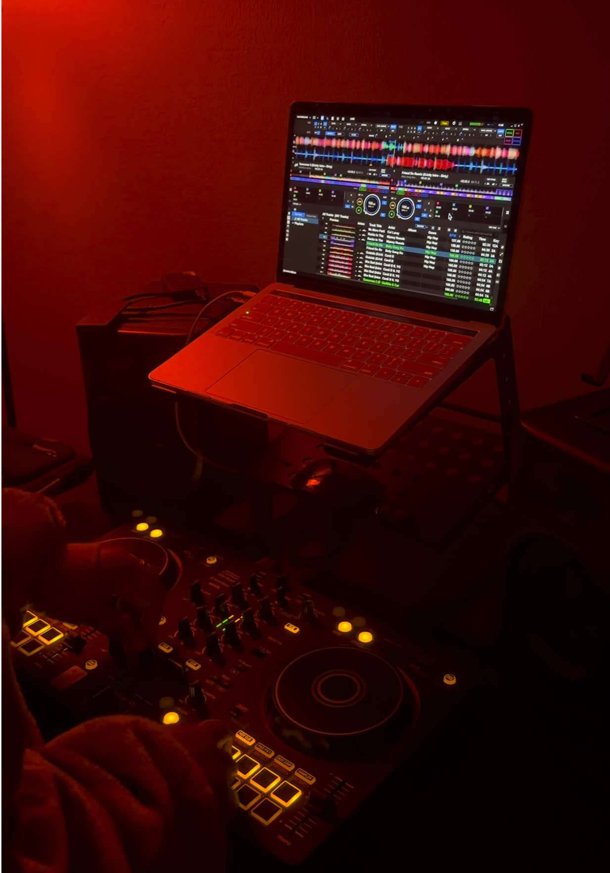 @djfamouzstarr