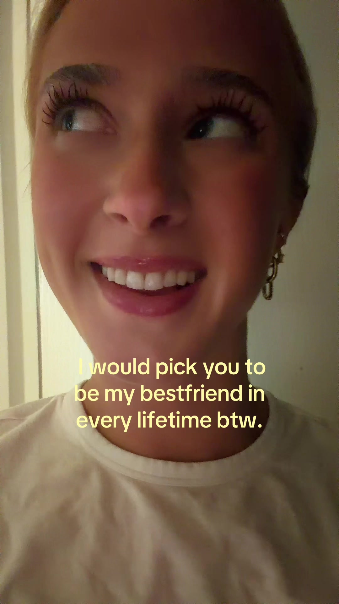 @theelliebarker