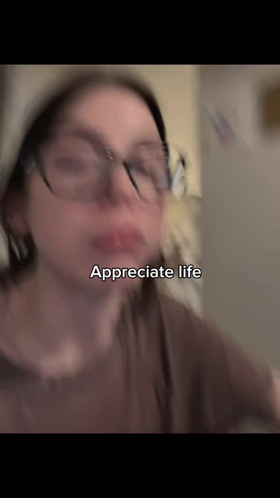@ツ