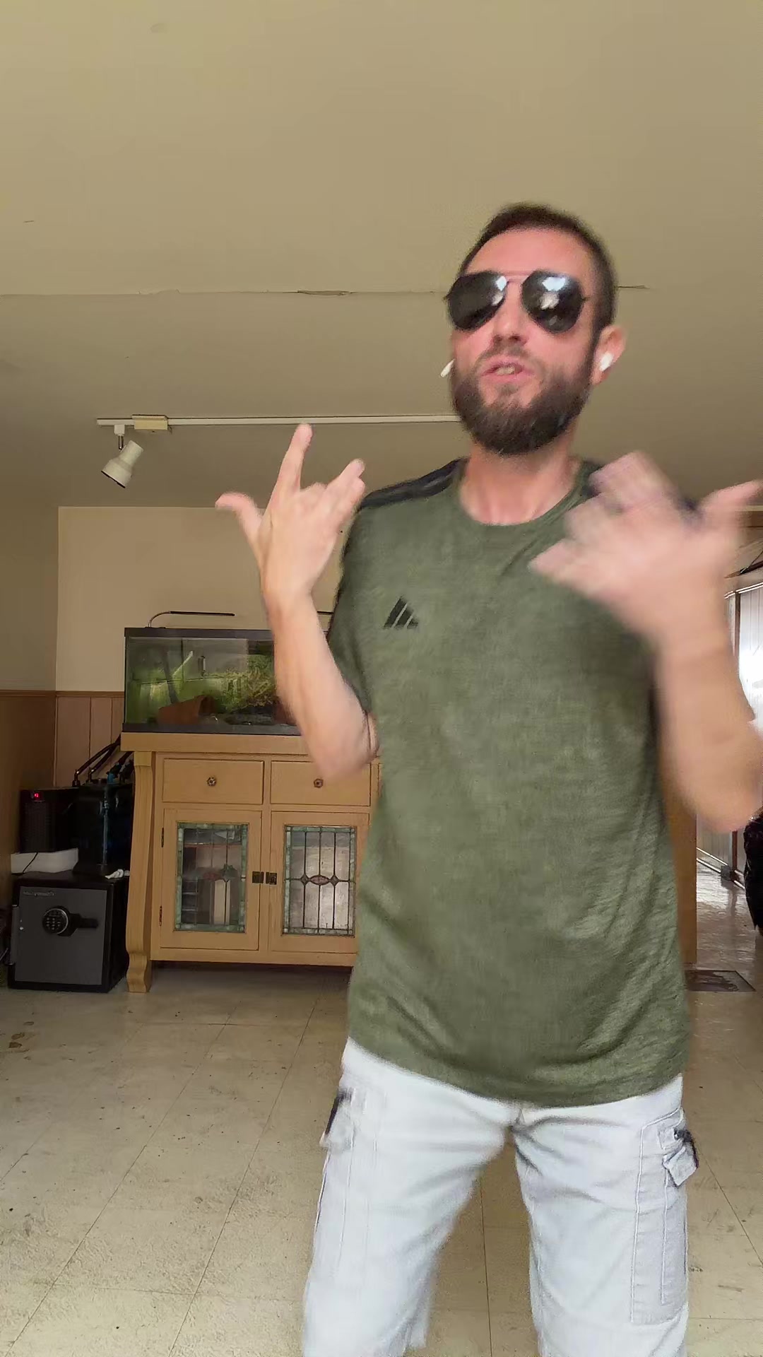 @elliotks